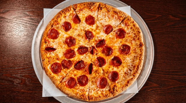 Medium Pepperoni Pizza.